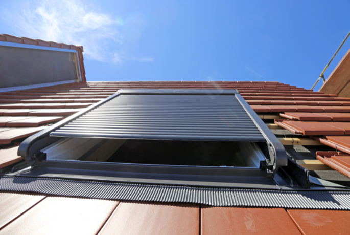 Volets roulants PVC à Toulouse permettant de limiter la chaleur dans une maison pendant les épisodes de canicule