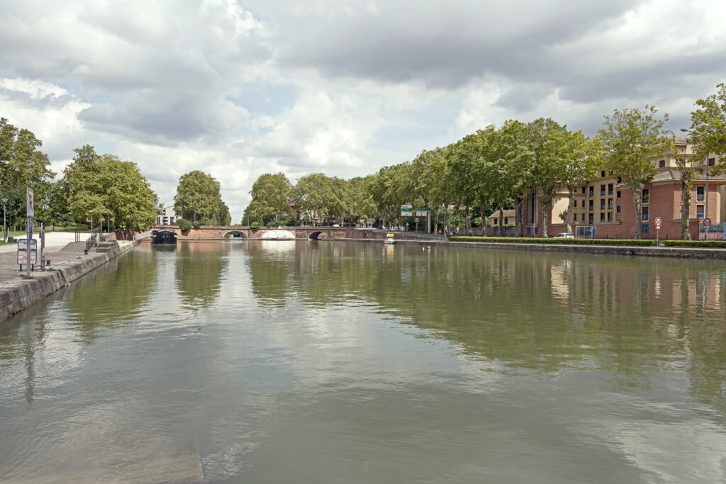 Port de l Embouchure a Toulouse, au croisement du canal du Midi et du canal lateral a la Garonne