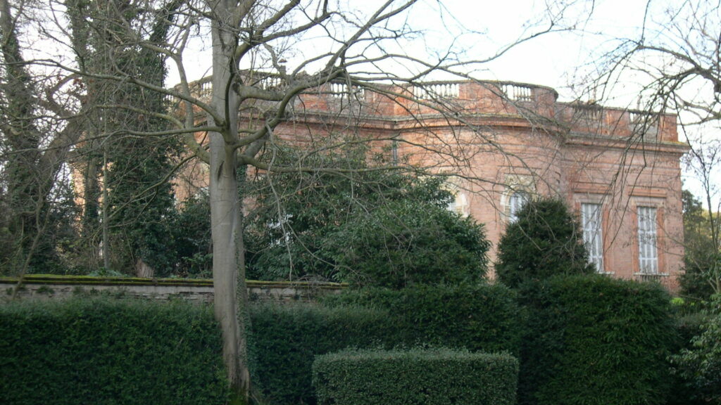 Château de la Reynerie à Toulouse vu depuis son parc arboré