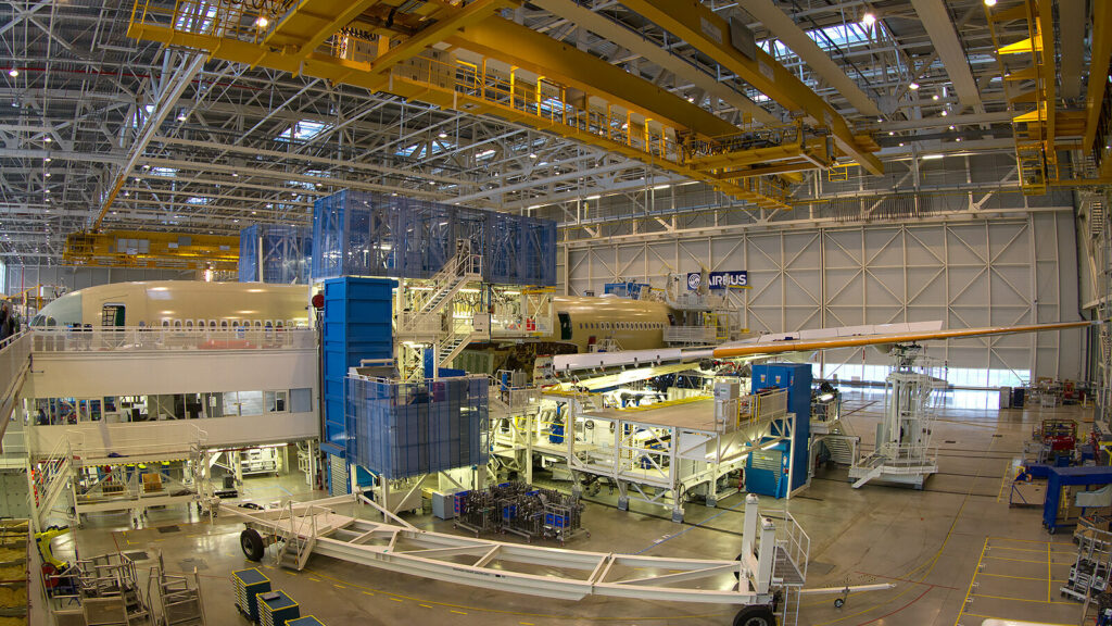 Airbus A350 sur une chaîne d'assemblage à Toulouse