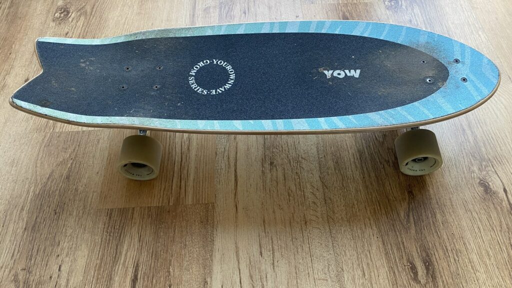 Planche de surfskate pour illustrer le nouveau skatepark Ernest-Renan à Toulouse