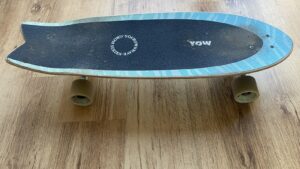Planche de surfskate pour illustrer le nouveau skatepark Ernest-Renan à Toulouse